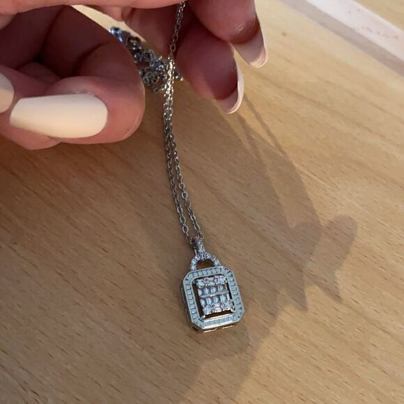 The Gatsby 925 Silver White Sapphire pendant necklace - Picture 5 of 10